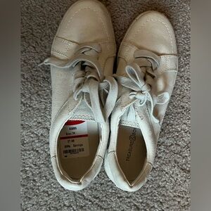 Treasure & Bond Women's Cream Sneakers